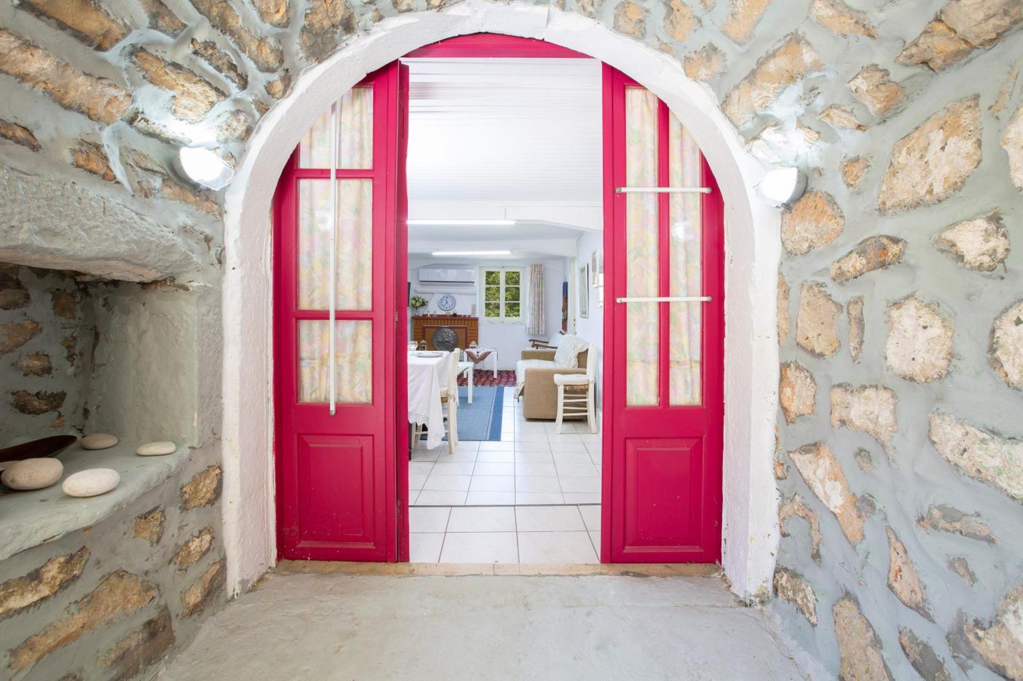 Cozy Village Nest Apartment *
