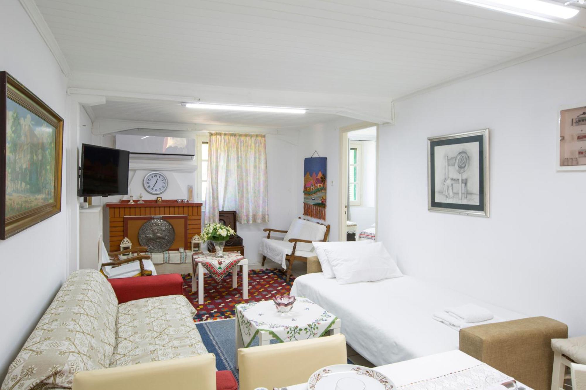 Cozy Village Nest Apartment Pinakokhorion